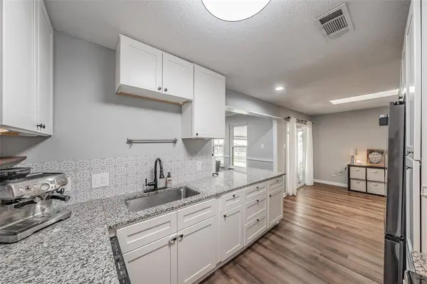 7008 Smithfield Road, North Richland Hills, TX 76182