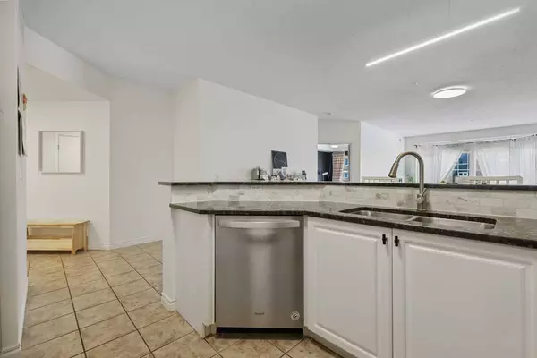 838 19 AVE SW #207, Calgary, AB T2T 6H2