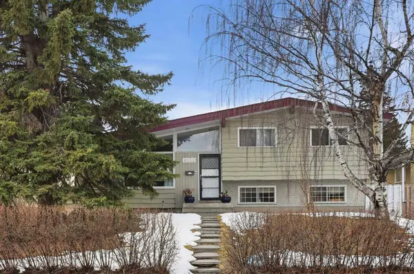 4539 Vandergrift CRES NW, Calgary, AB T3A 0J1