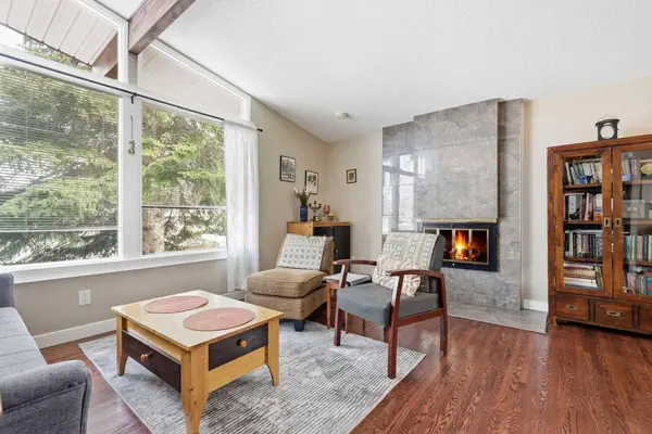 4539 Vandergrift CRES NW, Calgary, AB T3A 0J1