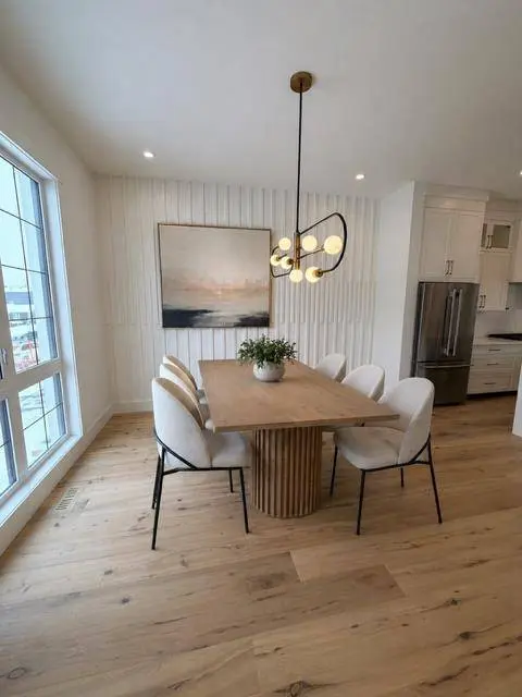 2449 29 AVE SW, Calgary, AB T2T 1P1