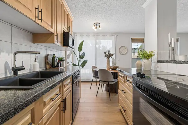 515 S 18 AVE SW #7, Calgary, AB T2S0C6
