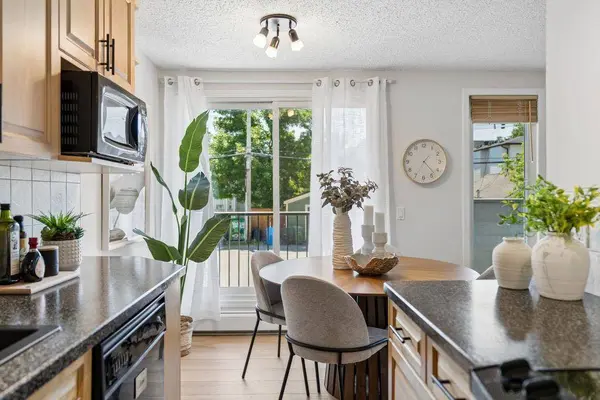 515 18 AVE SW #7, Calgary, AB T2S0C6