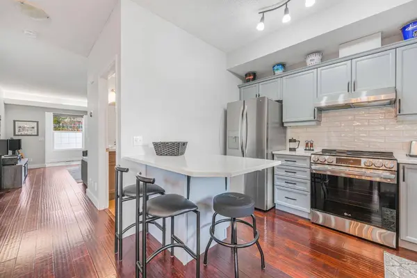 29 Springborough BLVD SW #23, Calgary, AB T3H5V7