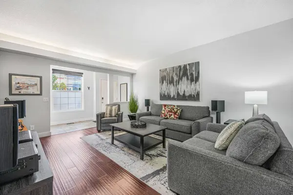29 Springborough BLVD SW #23, Calgary, AB T3H5V7