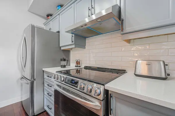 29 Springborough BLVD SW #23, Calgary, AB T3H5V7