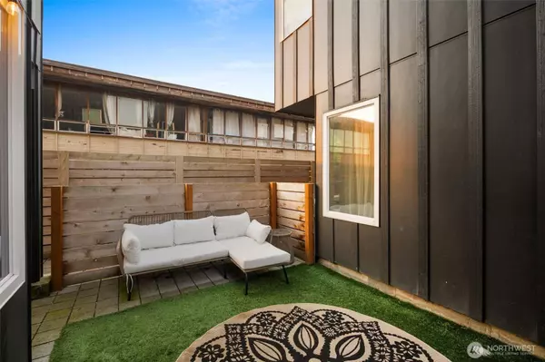 9429 18th AVE SW #A, Seattle, WA 98106