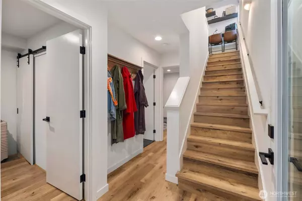 9429 18th AVE SW #A, Seattle, WA 98106