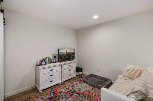 9429 18th AVE SW #A, Seattle, WA 98106