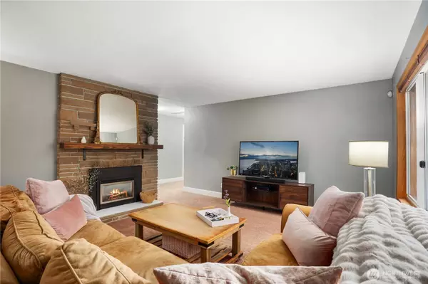 12657 155th AVE SE, Renton, WA 98059