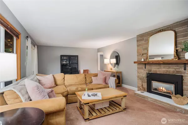 12657 155th AVE SE, Renton, WA 98059