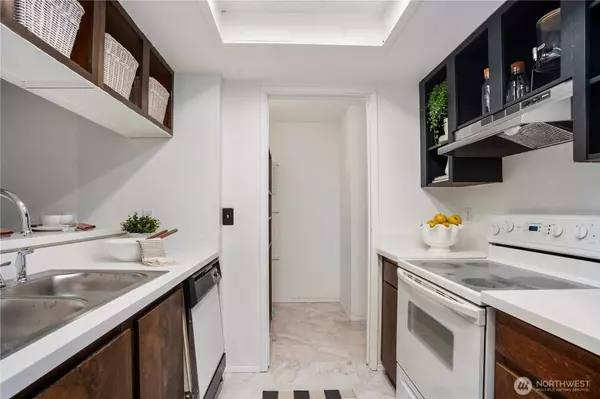 14635 NE 32nd ST #D108, Bellevue, WA 98007