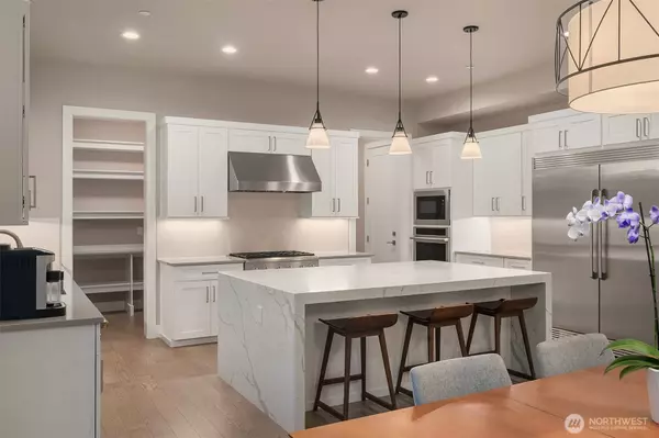 7609 NE 155th ST, Kenmore, WA 98028