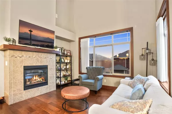 4005 NE 3rd PL #E, Renton, WA 98056