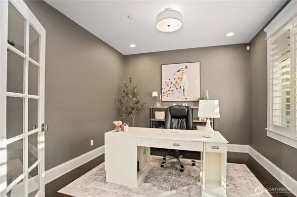 8612 SE 36th ST, Mercer Island, WA 98040
