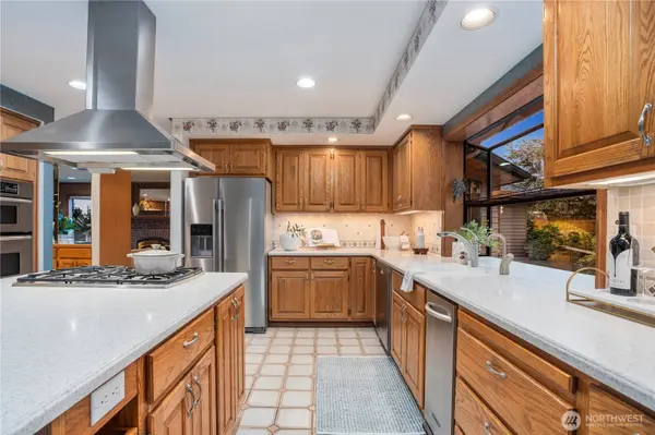 1711 Edgemoor LN, Everett, WA 98203