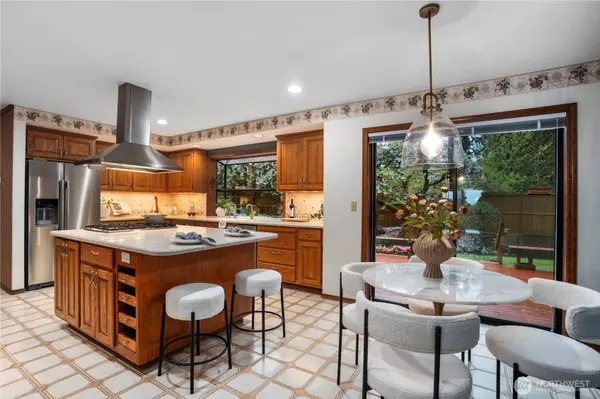 1711 Edgemoor LN, Everett, WA 98203