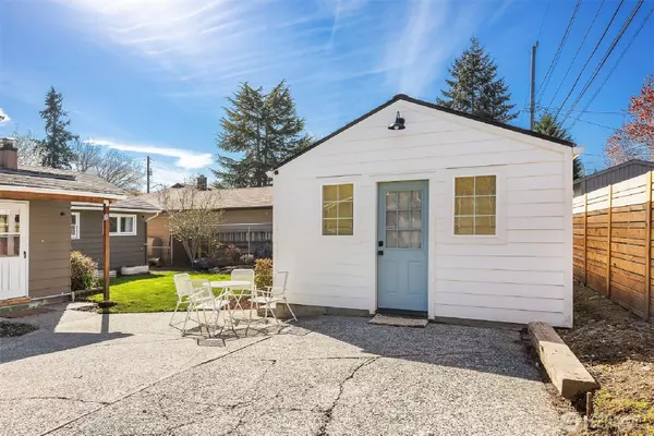 9303 30th AVE SW, Seattle, WA 98126