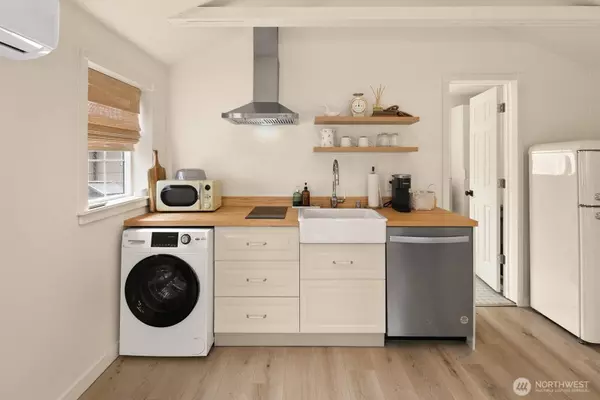 9303 30th AVE SW, Seattle, WA 98126