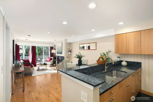 4309 34th AVE W #103, Seattle, WA 98199