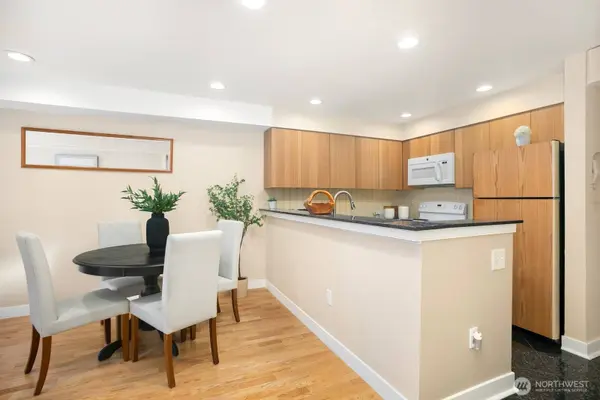 4309 34th AVE W #103, Seattle, WA 98199