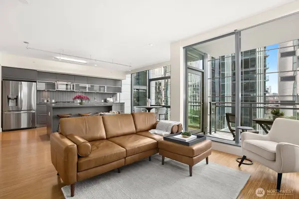 820 Blanchard ST #910, Seattle, WA 98121