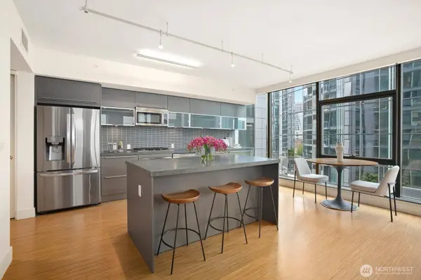 820 Blanchard ST #910, Seattle, WA 98121