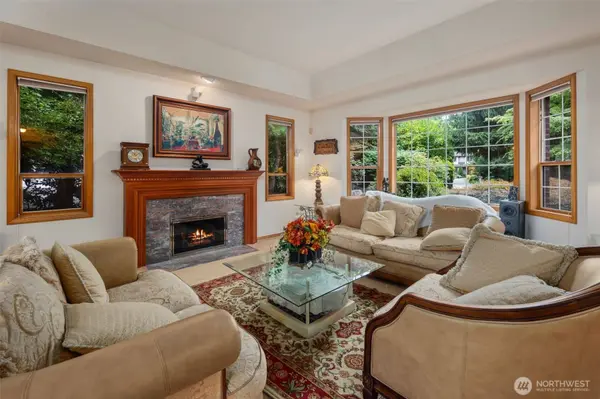 23812 SE 253rd PL, Maple Valley, WA 98038