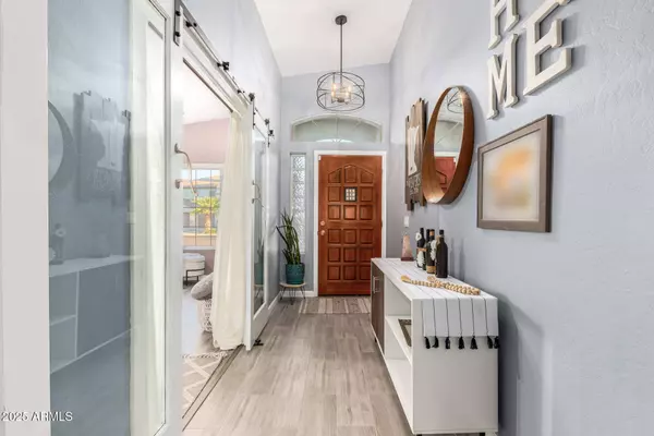 7724 W ENCINAS Lane, Phoenix, AZ 85043