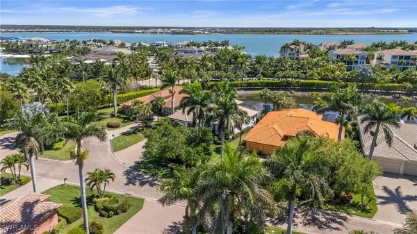 10365 Via Balestri DR, Miromar Lakes, FL 33913