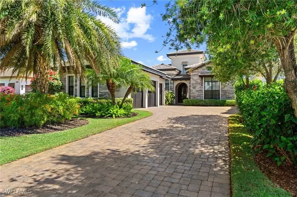 11813 Via Cassina CT, Miromar Lakes, FL 33913