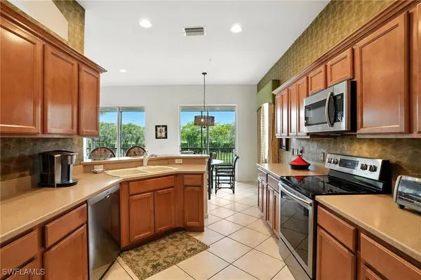 10080 Valiant CT #202, Miromar Lakes, FL 33913