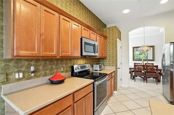 10080 Valiant CT #202, Miromar Lakes, FL 33913