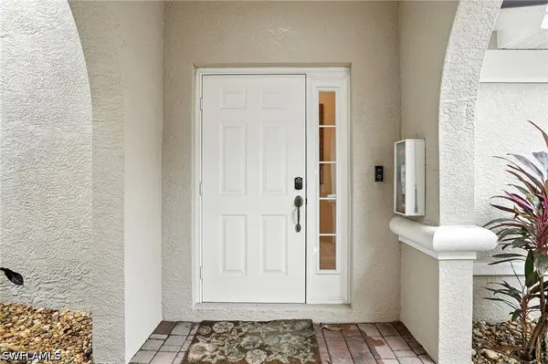 10080 Valiant CT #202, Miromar Lakes, FL 33913