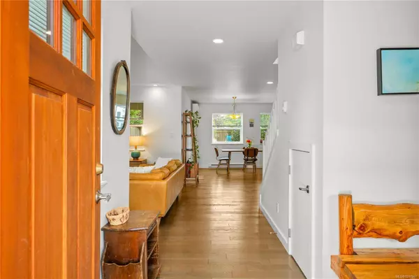 4524 Buena Vista Pl, Cowichan Bay, BC V0R 1N2