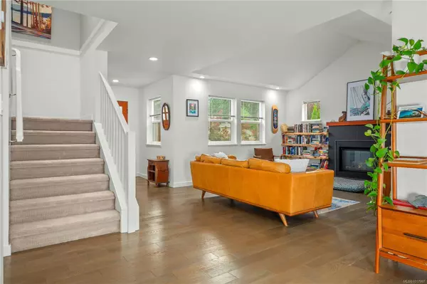 4524 Buena Vista Pl, Cowichan Bay, BC V0R 1N2