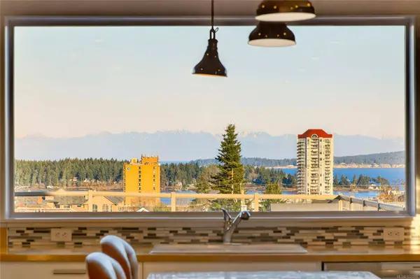 352 Kennedy St, Nanaimo, BC V9R 2J1