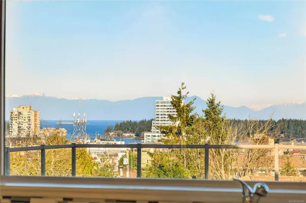 352 Kennedy St, Nanaimo, BC V9R 2J1