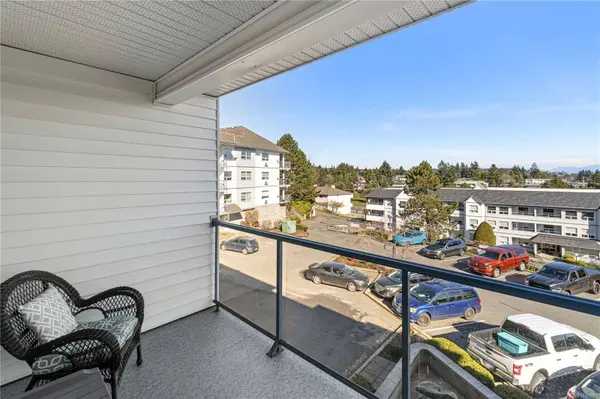 1633 Dufferin Cres #211, Nanaimo, BC V9S 5T4