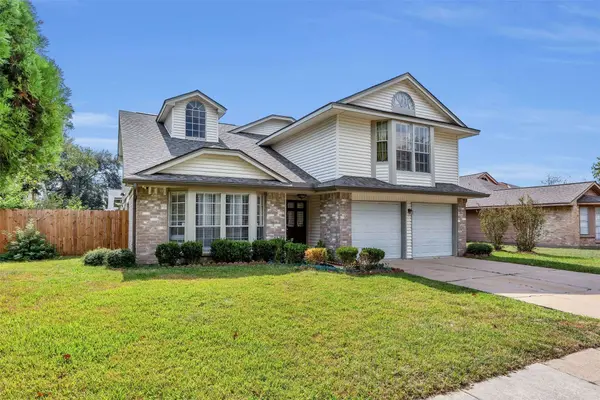 15619 Beechnut ST, Houston, TX 77083