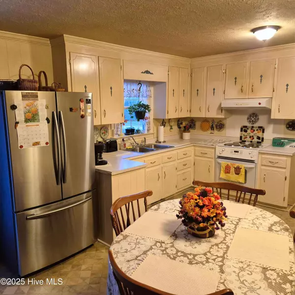 603 E Main ST, Fremont, NC 27830