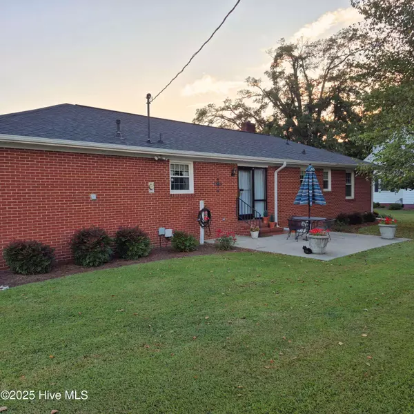 603 E Main ST, Fremont, NC 27830