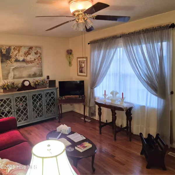 603 E Main ST, Fremont, NC 27830