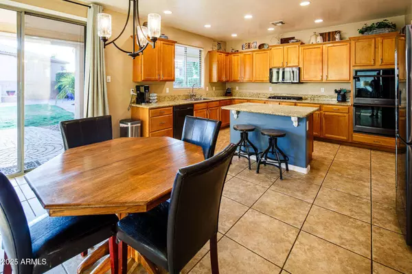 7156 S FOREST Avenue, Gilbert, AZ 85298