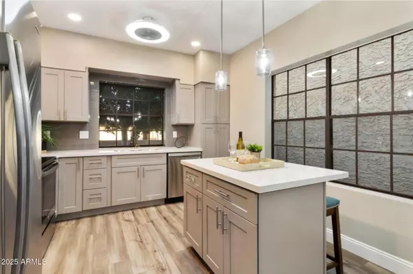 2110 W NAVARRO Avenue, Mesa, AZ 85202