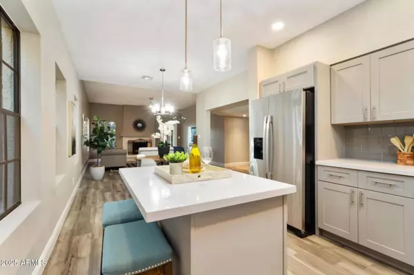 2110 W NAVARRO Avenue, Mesa, AZ 85202