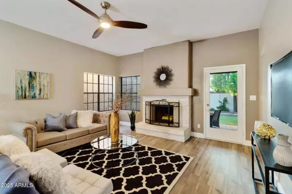 2110 W NAVARRO Avenue, Mesa, AZ 85202