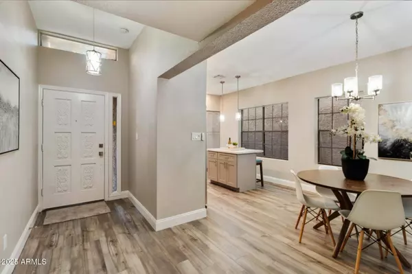 2110 W NAVARRO Avenue, Mesa, AZ 85202