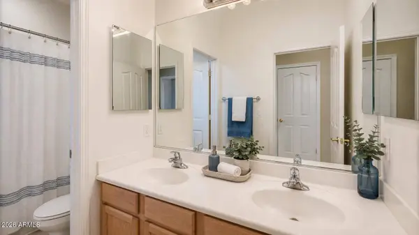 4424 E PALMDALE Lane, Gilbert, AZ 85298