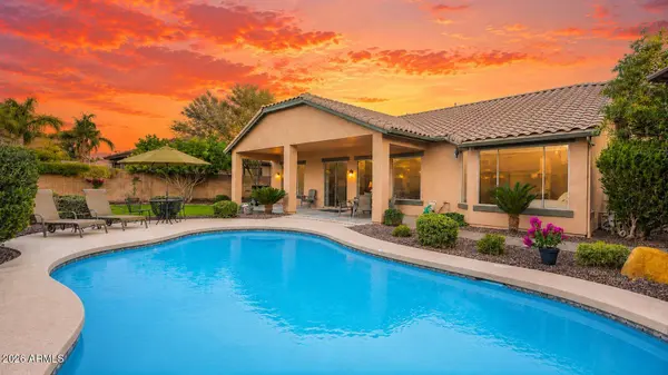 4424 E PALMDALE Lane